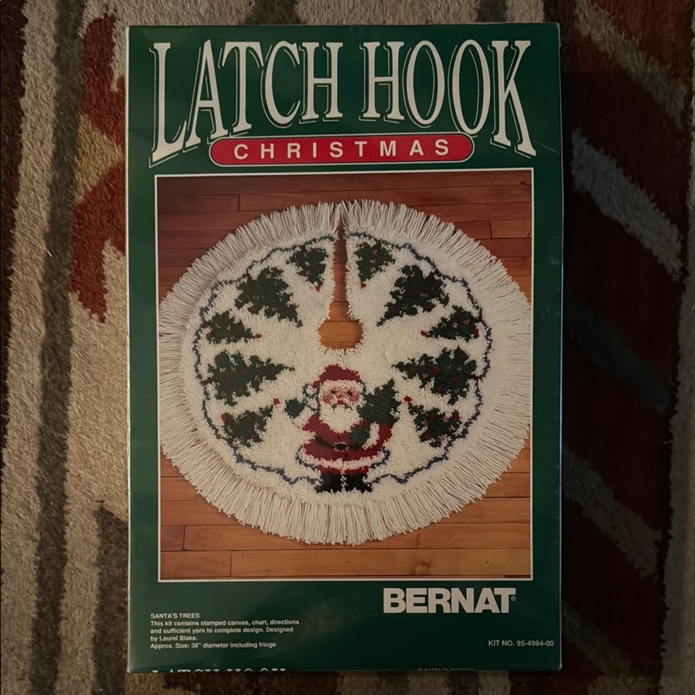 VTG NEW IN BOX Bernat Latch Hook Christmas Tree Skirt